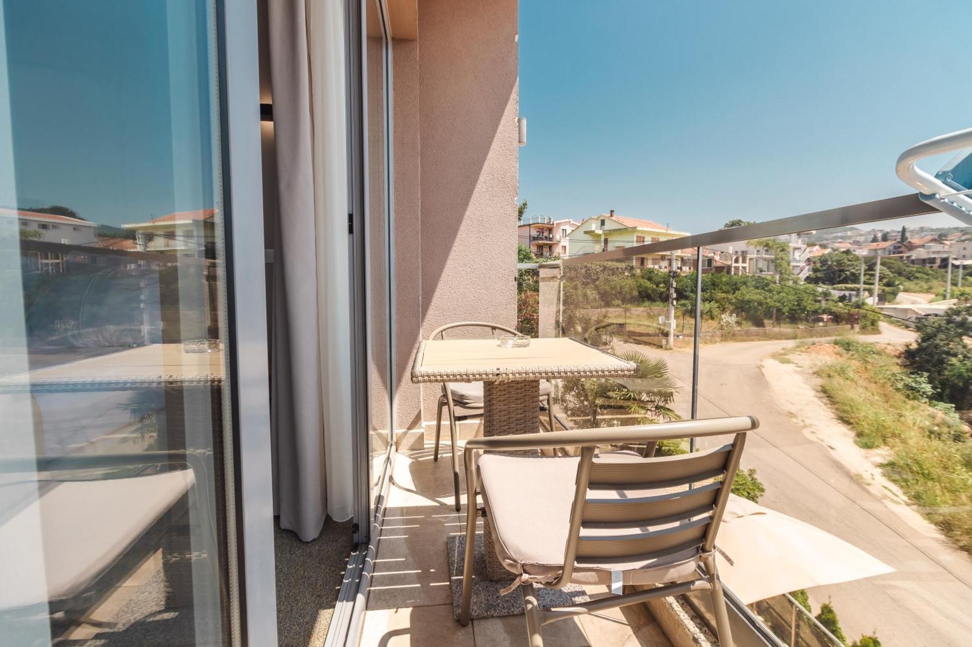 Lux Hotel M Dobra Voda Kültér fotó