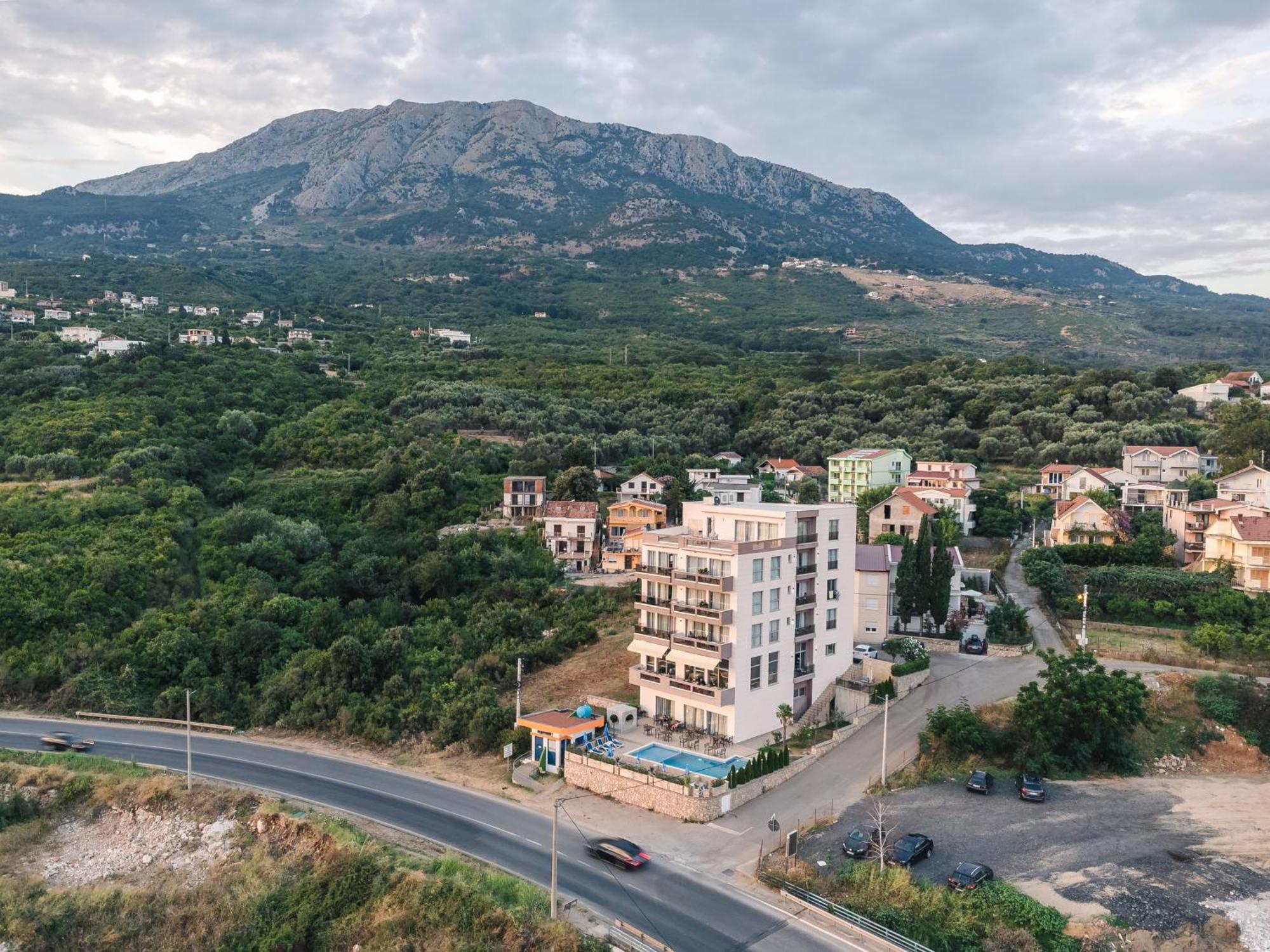 Lux Hotel M Dobra Voda Kültér fotó