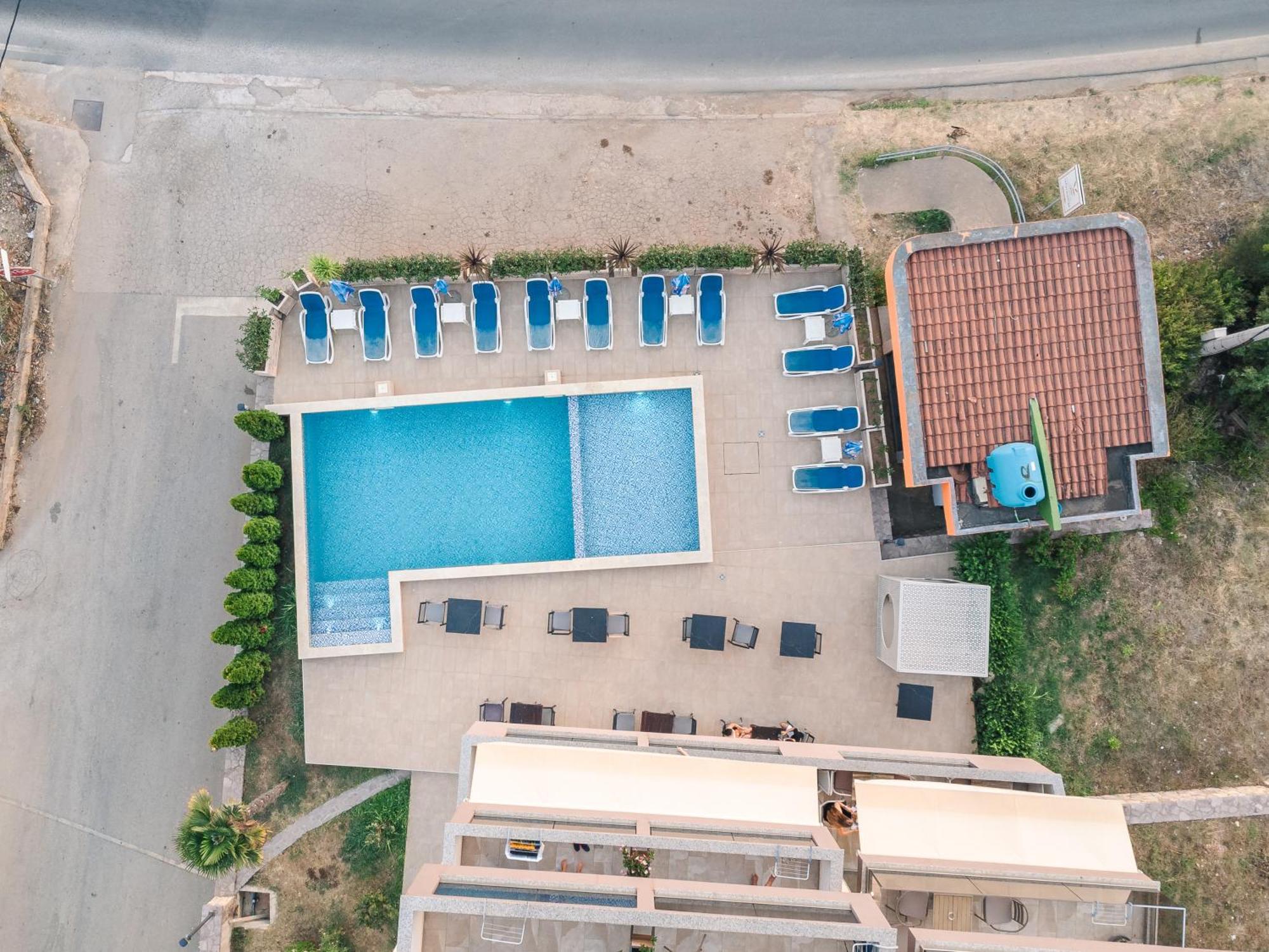 Lux Hotel M Dobra Voda Kültér fotó