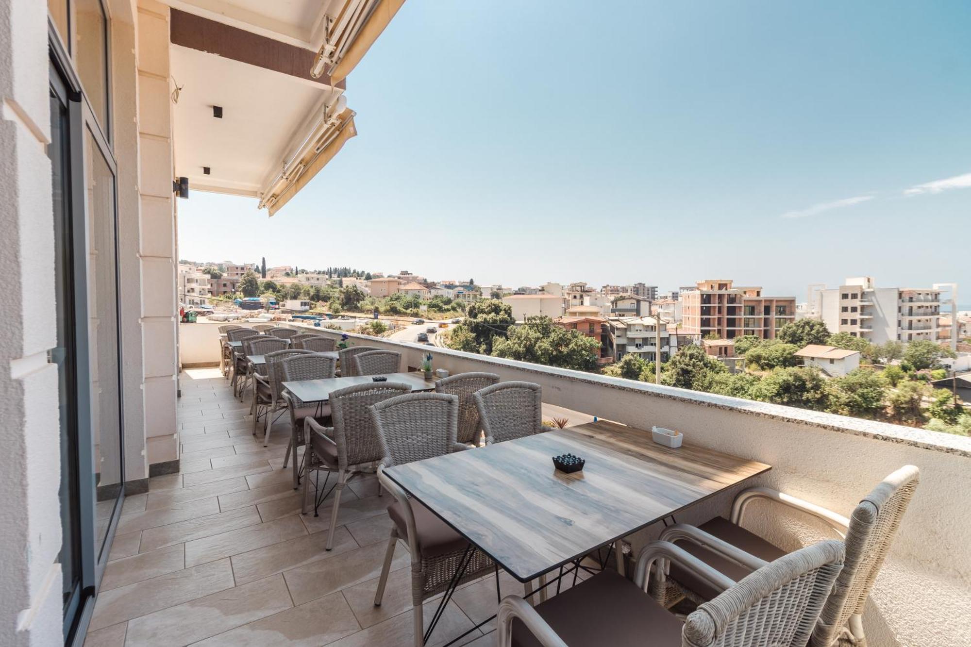 Lux Hotel M Dobra Voda Kültér fotó