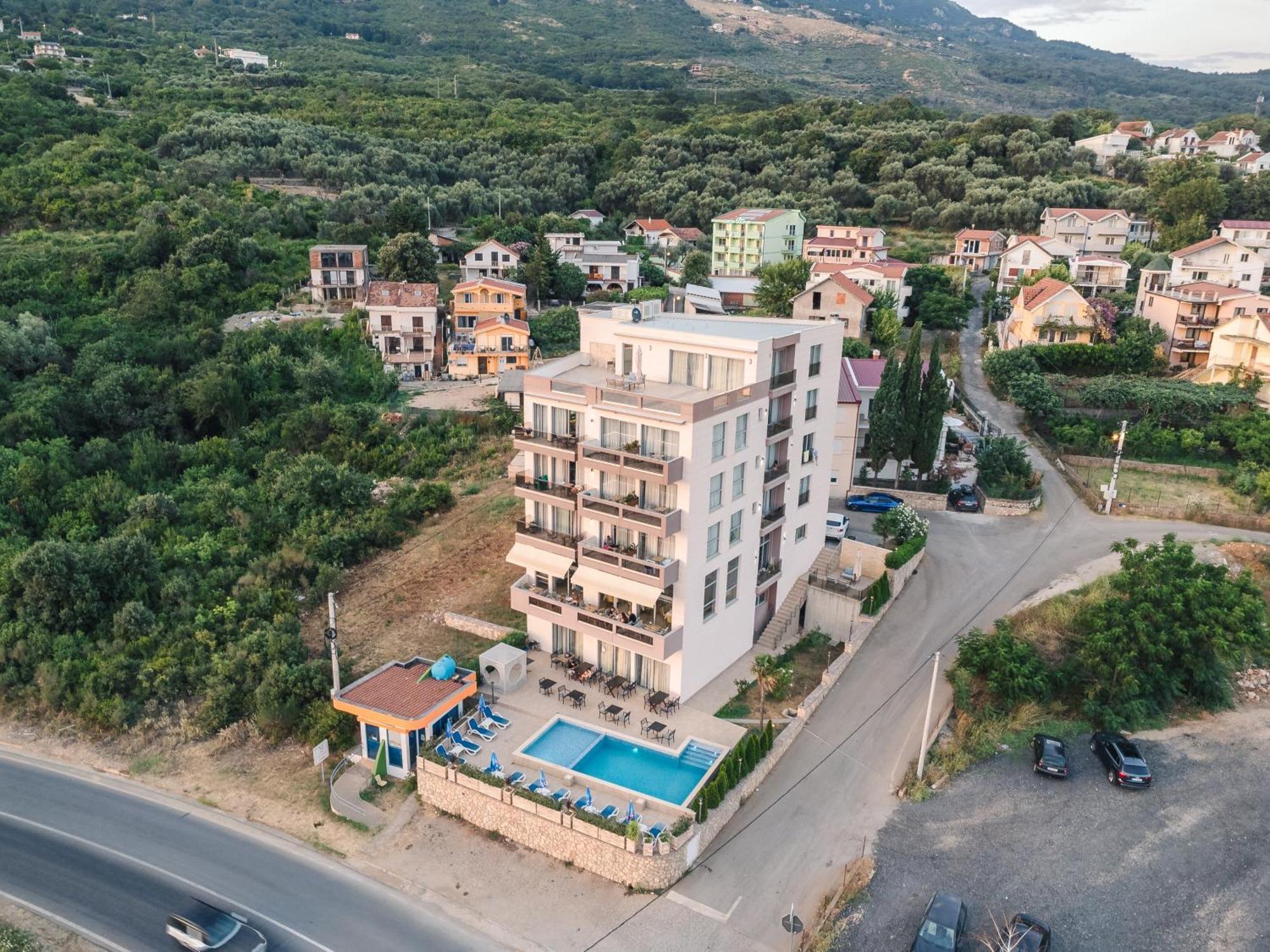 Lux Hotel M Dobra Voda Kültér fotó